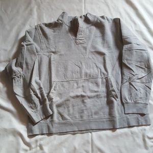 Akademiks collared sweat shirt